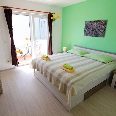 شقة Apartman Milena Primošten المظهر الخارجي الصورة