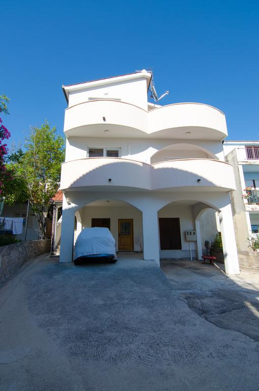 شقة Apartman Milena Primošten المظهر الخارجي الصورة